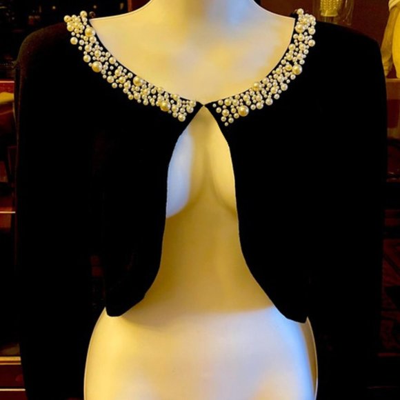 Elegant Stunning Pearl Beaded cardigan - Picture 2 of 10